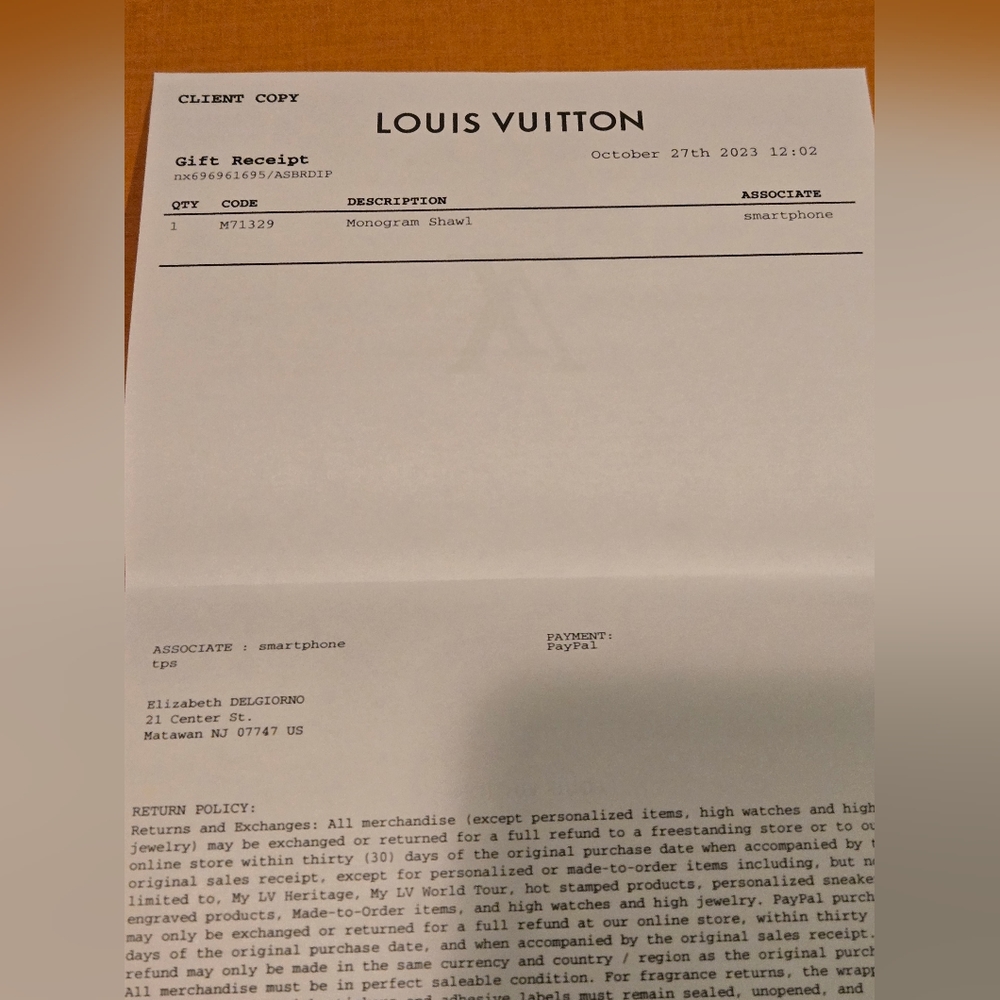 (SOLD) Louis Vuitton Monogram Shawl - Picture 15 of 15